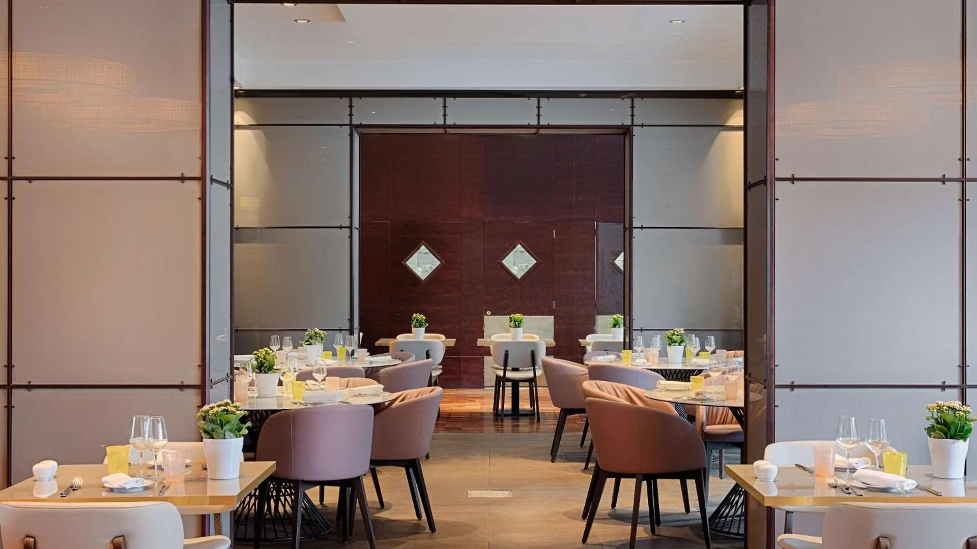 Nh Palermo Hotel 4*,