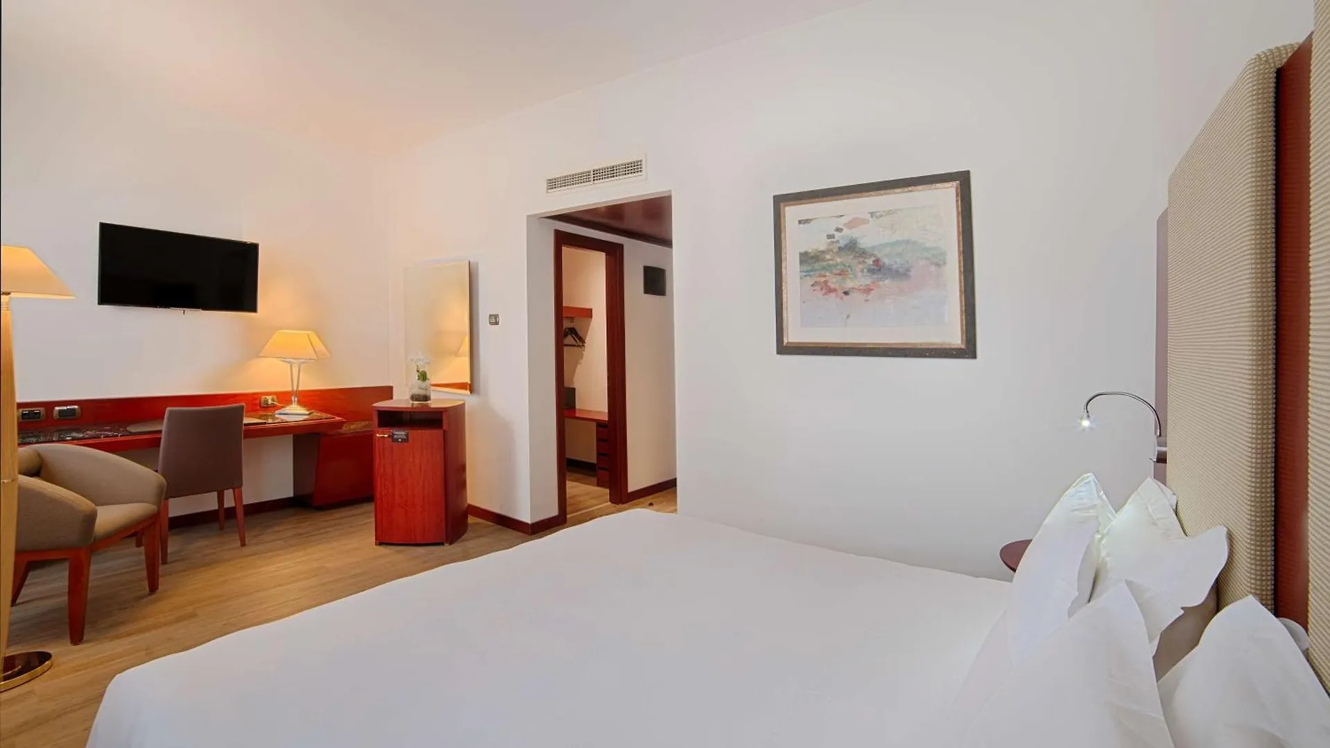 Nh Palermo Hotel 4*,  Italy