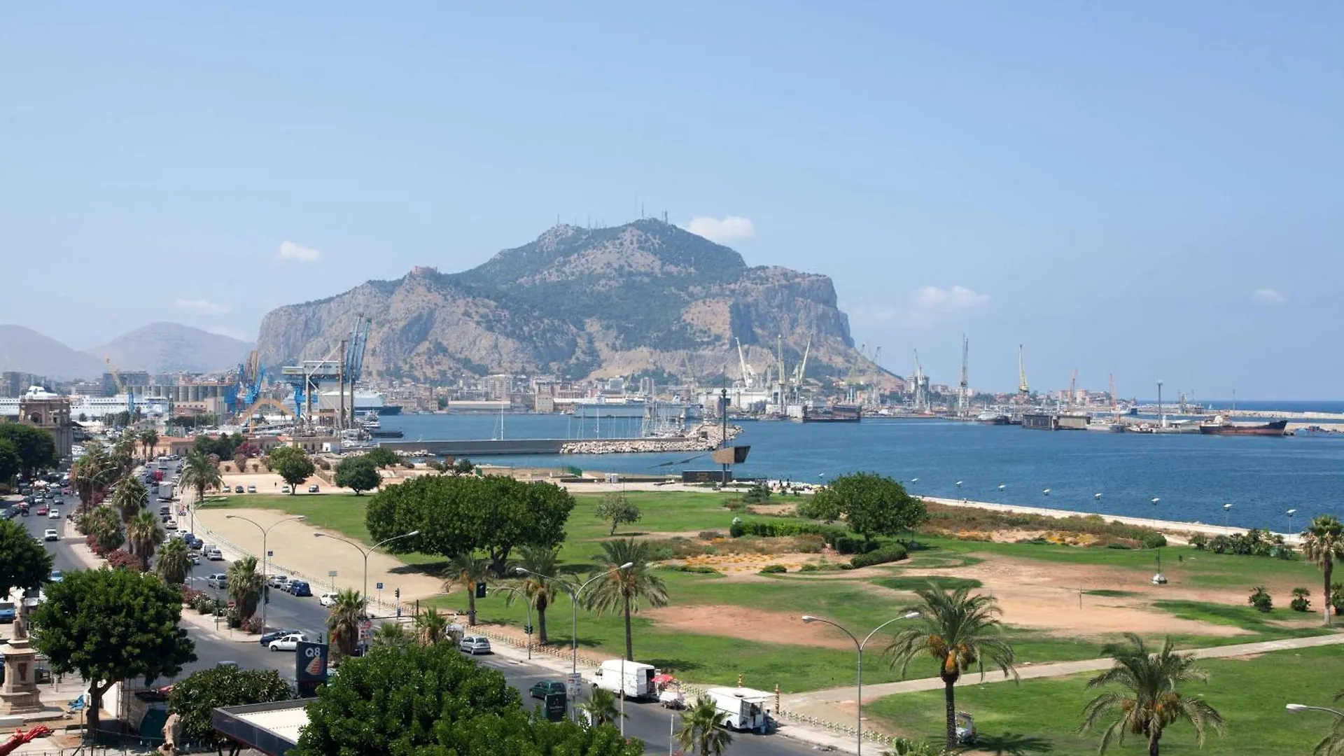 Nh Palermo Hotel 4*,