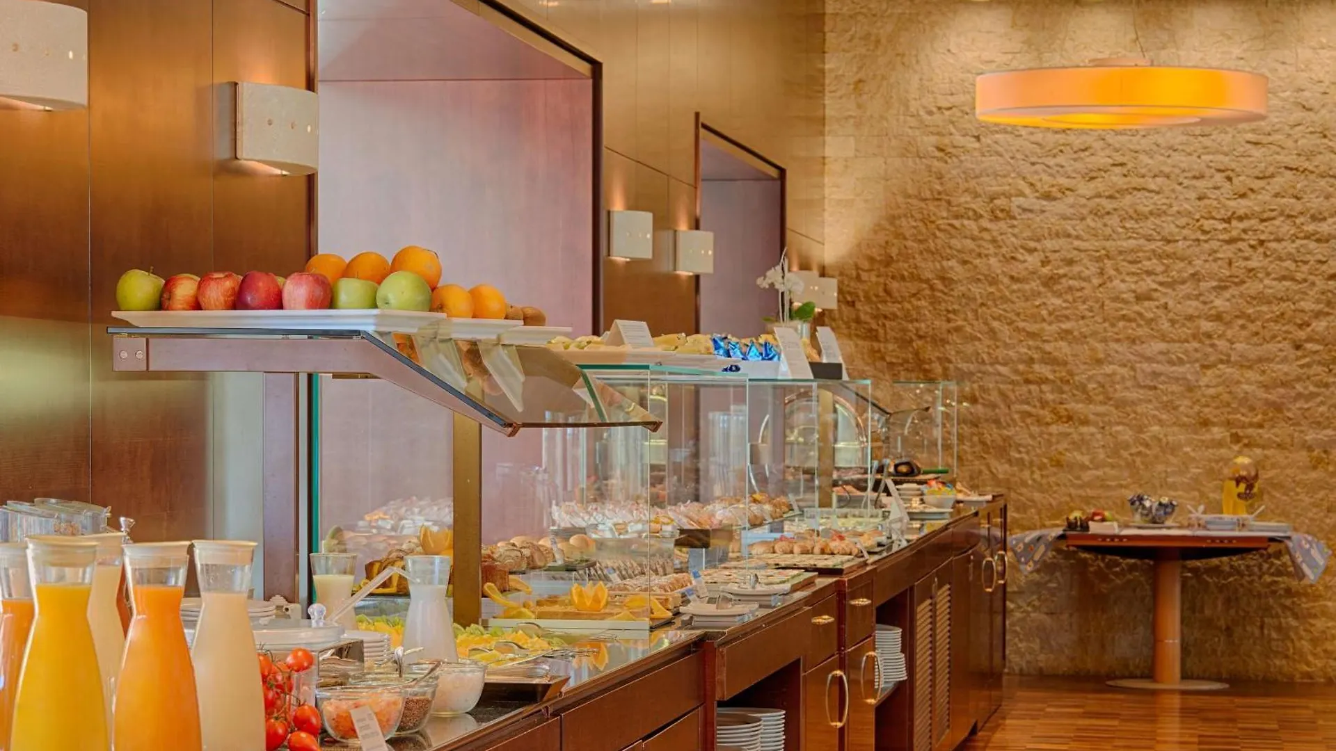 Nh Palermo Hotel 4*,