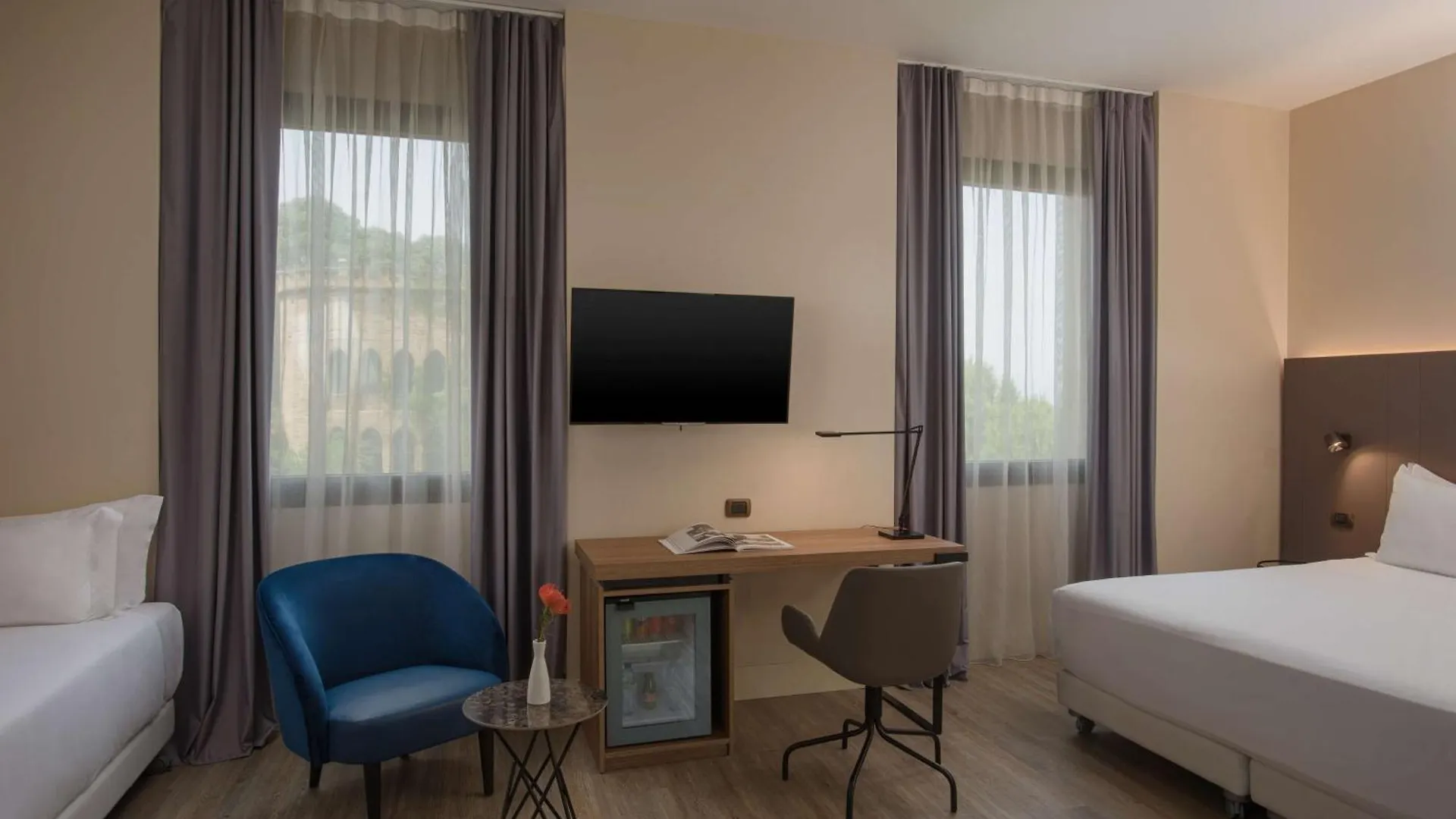 Nh Palermo Hotel 4*,  Italy