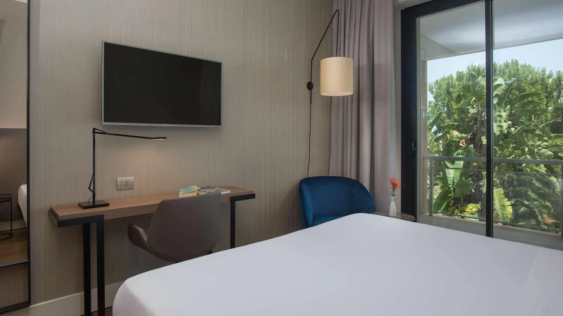 Nh Palermo Hotel
