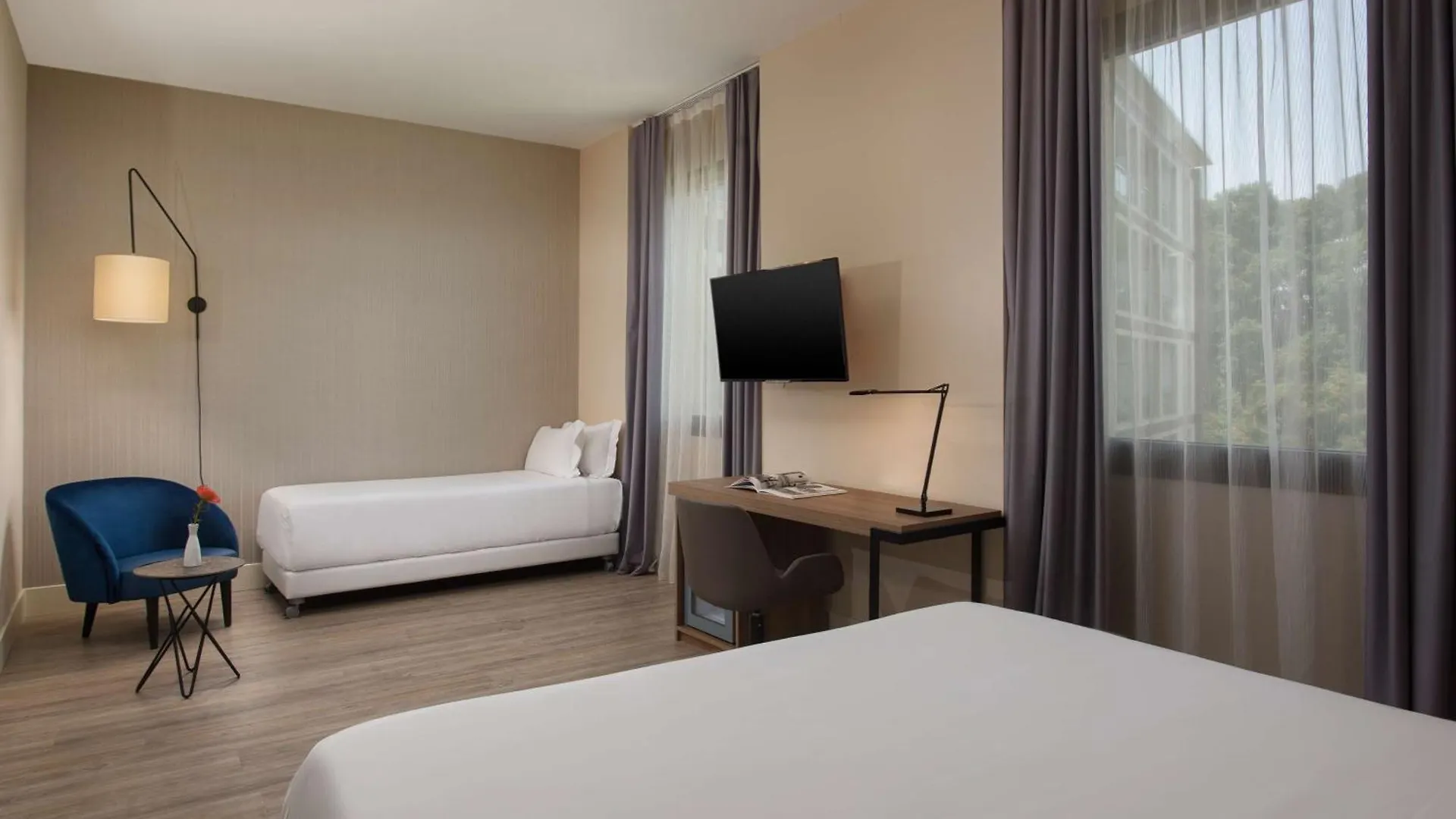 Hotel NH Palermo 4*,