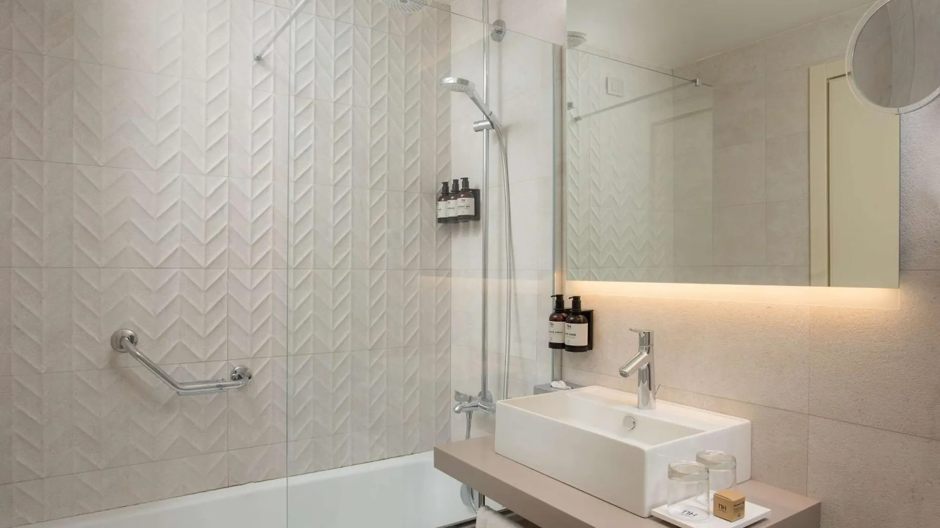 Nh Palermo Hotel 4*,